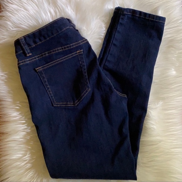 MICHAEL Michael Kors Mid-Rise Super Stretch
Skinny Jeans - Picture 2 of 6